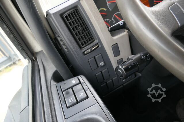 Gekoeld/bevroren transport Volvo FL 240 | Carrier SUPRA 950Mt / Bi-temp | 3 Comp...