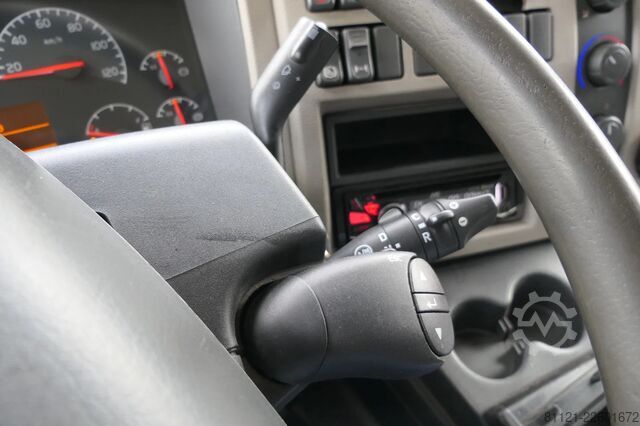 Gekoeld/bevroren transport Volvo FL 240 | Carrier SUPRA 950Mt / Bi-temp | 3 Comp...