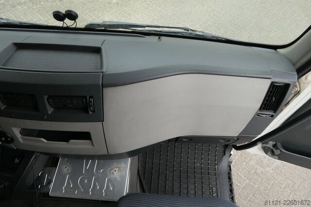 Gekoeld/bevroren transport Volvo FL 240 | Carrier SUPRA 950Mt / Bi-temp | 3 Comp...