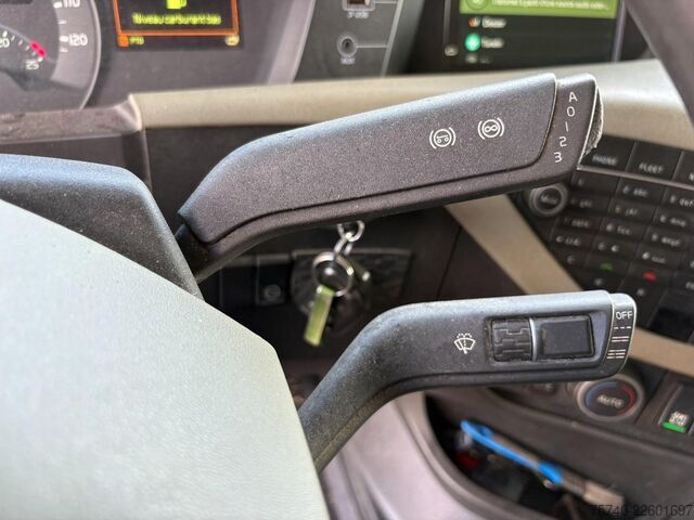 Furgón portacoches Volvo FH 500 + HYDRAULISCHE PLATEAUS + LIER + REMOTE ...