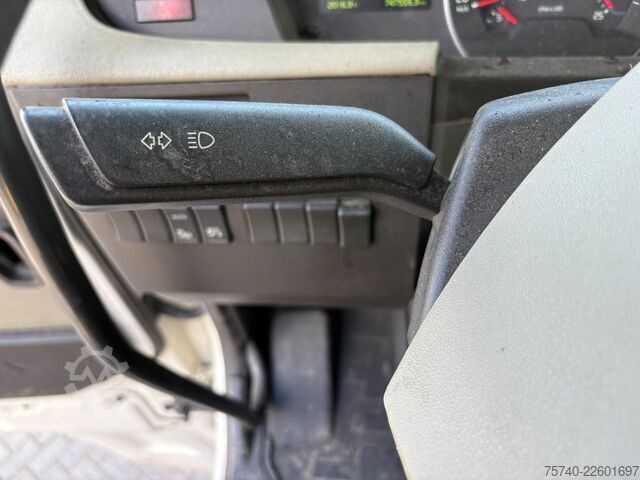Furgón portacoches Volvo FH 500 + HYDRAULISCHE PLATEAUS + LIER + REMOTE ...