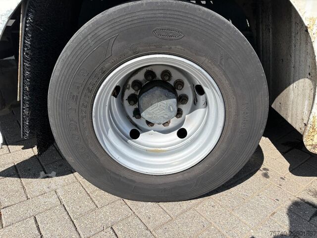 Furgón portacoches Volvo FH 500 + HYDRAULISCHE PLATEAUS + LIER + REMOTE ...