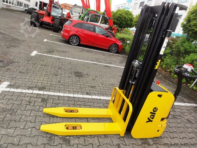 Wózek podnośnikowy ręczny Yale MS 14 IL