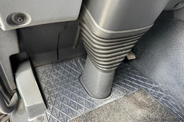 Kutu kamyonu MERCEDES-BENZ Actros 1832 4x2 Isotherm