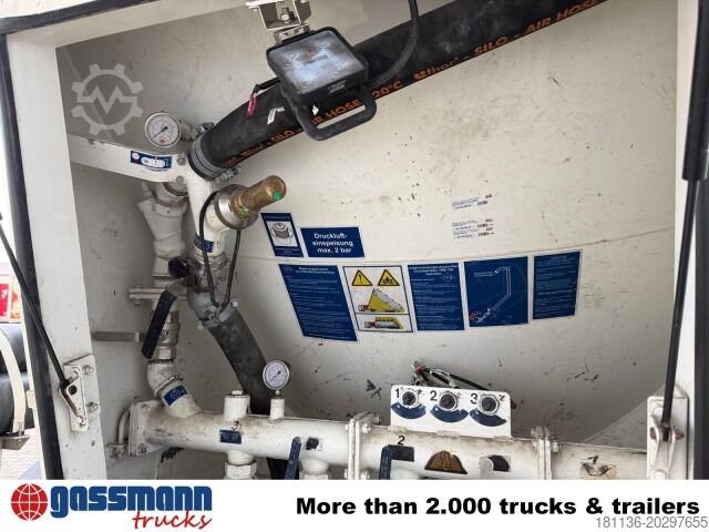 Silo oplegger Feldbinder EUT 38.3-3, Liftachse, 3 Kammern, ca. 38.000l