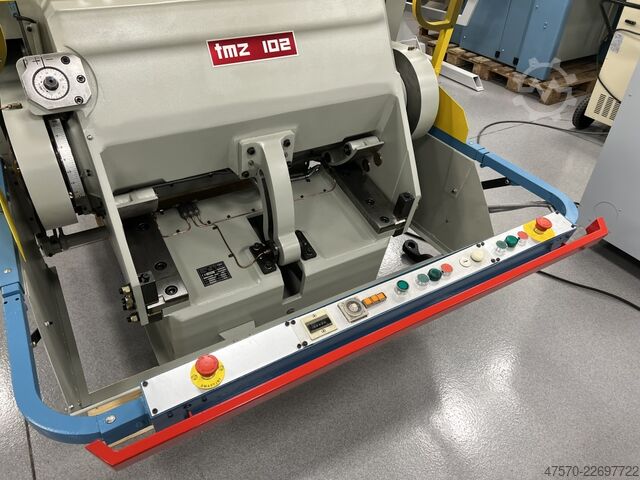 Máquina troqueladora TMZ F-102 76x106cm die cutting machine