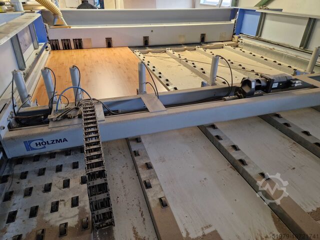 Piła do wymiarowania paneli 3800x3800mm HOLZMA HPP200/38/38