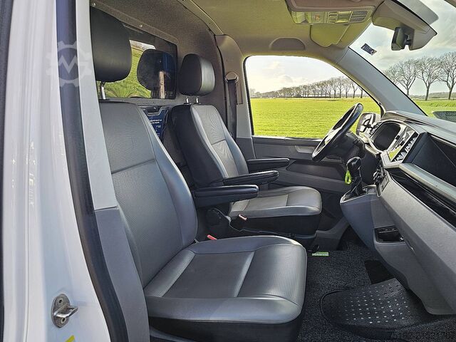 Yüksek tavanlı istasyon vagonu VOLKSWAGEN TRANSPORTER 2.0 TDI L1H1 4MOTION LED!