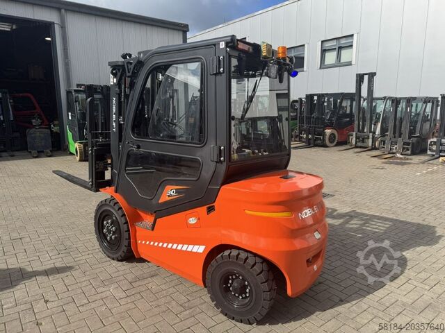 Elektrisk 4 -hjulet gaffeltruck Noblelift FE4P30G