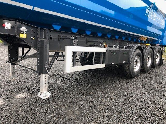 Tiptrailer KEMPF Stahlhalbschalenmulde, 57 cbm