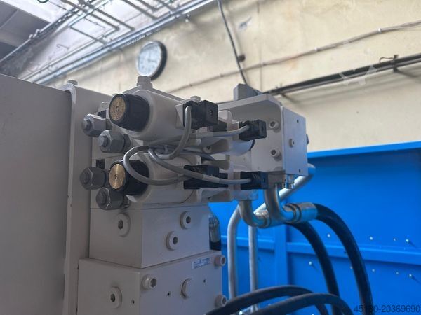 Spritzgießmaschine KraussMaffei KM 200-1400 CX