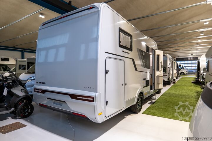 ADRIA MATRIX 670 SL - 60Y SEMI-INTEGRAL NIEUW ADRIA MATRIX 670 SL - 60Y