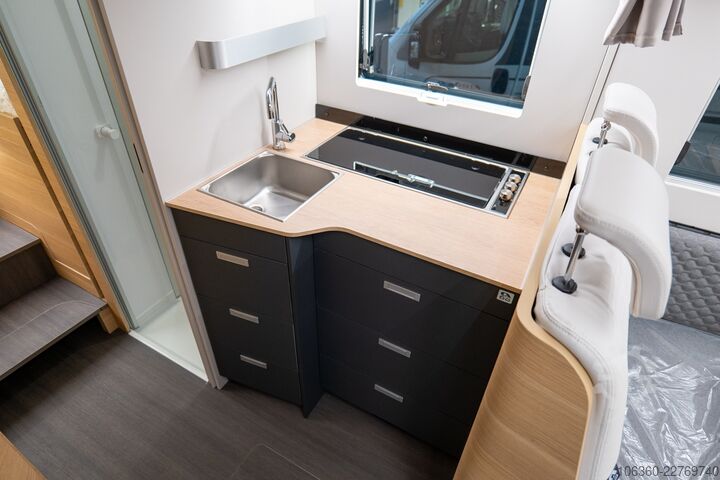 ADRIA MATRIX 670 SL - 60Y SEMI-INTEGRAL NIEUW ADRIA MATRIX 670 SL - 60Y