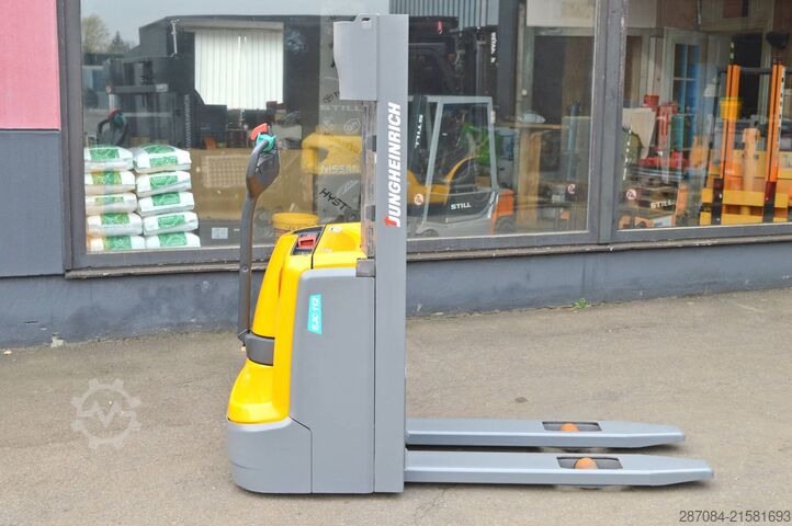 χειροκίνητος παλετοφόρος Jungheinrich EJC 112