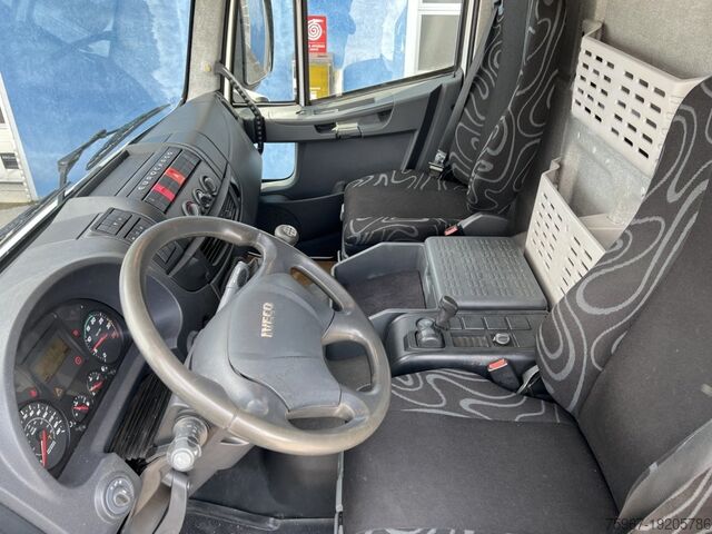 Camions à plate-forme Iveco Eurocargo 180e28
