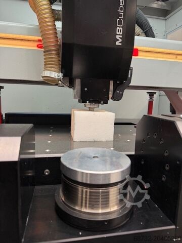 Centre d'usinage vertical DATRON M8Cube A