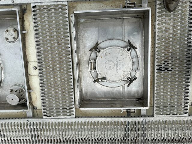 Tank konteyneri Van Hool 34.600L / 1-comp. + baffles / 20FT swapbody / U...