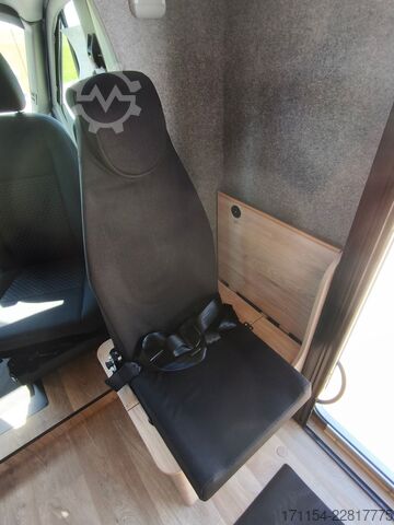 Halvintegreret autocamper DETHLEFFS Just Go! T 6815 EB Hubbett,Automatik,5 Personen