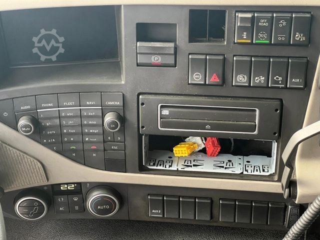 Grue montée sur camion VOLVO FM 420 * PALFINGER KRAN 14M * LIFT *  TEMP *