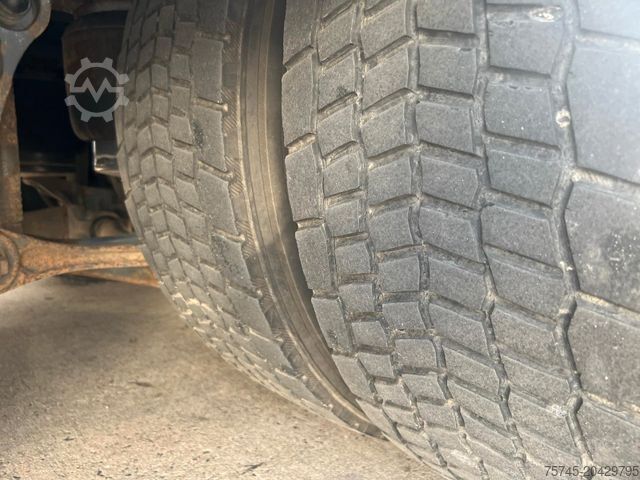 Grue montée sur camion VOLVO FM 420 * PALFINGER KRAN 14M * LIFT *  TEMP *