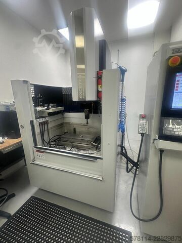 Hlubinná elektroerozivní obráběcí stroj (EDM) Excetek ED400C