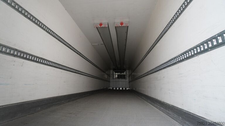 Trasporto refrigerato/congelato Chereau 3 AXLE FRIGO TRAILER THERMO KING SLX-E 300