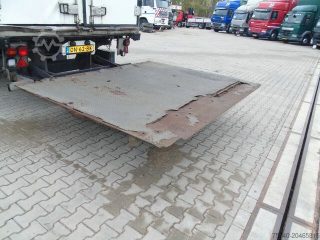 Chladírenská/mrazírenská přeprava Schmitz Cargobull + CARRIER VECTOR 1950 + LIFT + APK 07-26