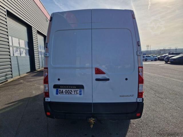 Dobozos furgon Renault Master 2.3 DCI 125