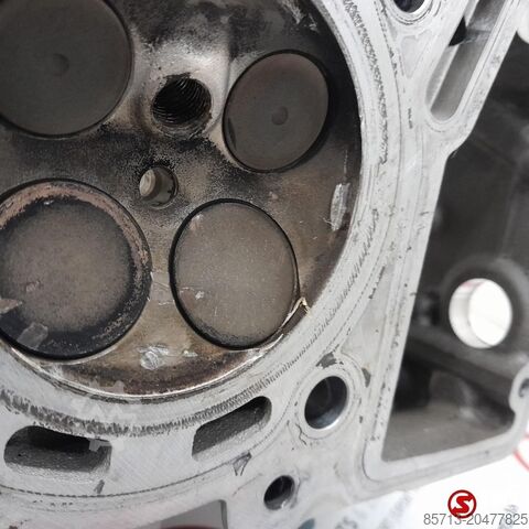 Motoronderdeel Mercedes Occ cilinderkop + kleppendeksel links AMG C63S Mer