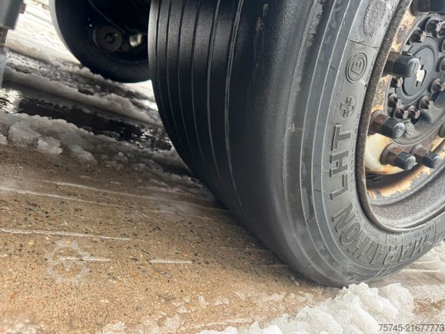 Åben sættevogn med presenning SCHMITZ CARGOBULL SCB*S3T *  * LIFTACHSE * HUBDACH*ÜBERBREITE