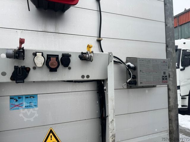 Åben sættevogn med presenning SCHMITZ CARGOBULL SCB*S3T *  * LIFTACHSE * HUBDACH*ÜBERBREITE