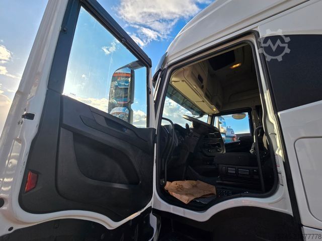 Standard trækkerunit IVECO S-WAY 530 * ACC * VOLLLUFT * 2X TANK * KLIMAAUT