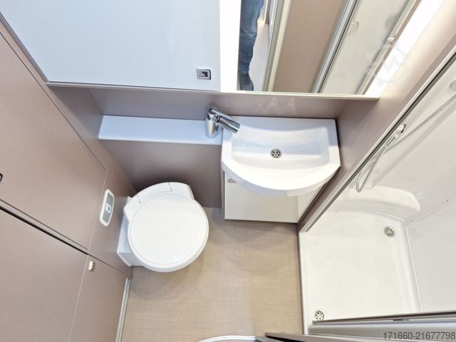 Halvintegreret autocamper BÜRSTNER Lyseo TD 594 180 PS -  Automatik