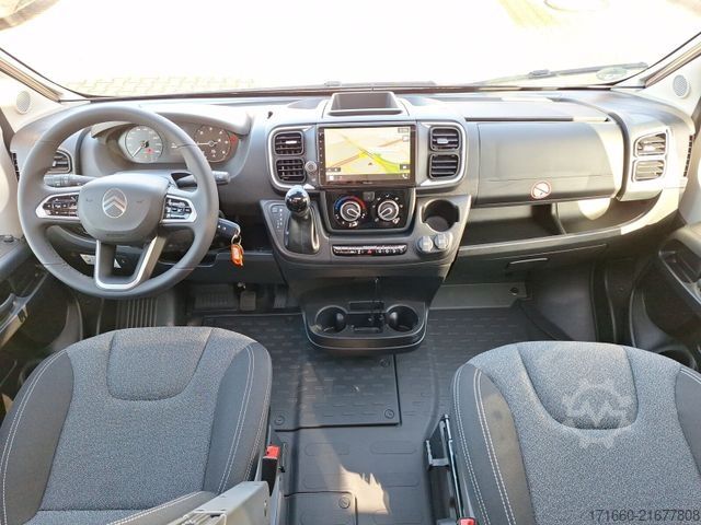 Halvintegreret autocamper CARADO V 132