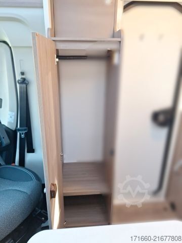 Halvintegreret autocamper CARADO V 132