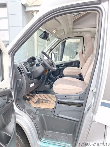 Halvintegreret autocamper CARADO T 135