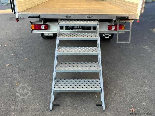 Minibus VOLKSWAGEN CRAFTER 2.0TDI 8 SITZER TEMP. KLIMA AHK 1.HAND