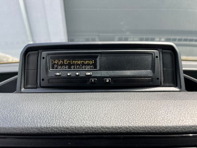 Minibus VOLKSWAGEN CRAFTER 2.0TDI 8 SITZER TEMP. KLIMA AHK 1.HAND