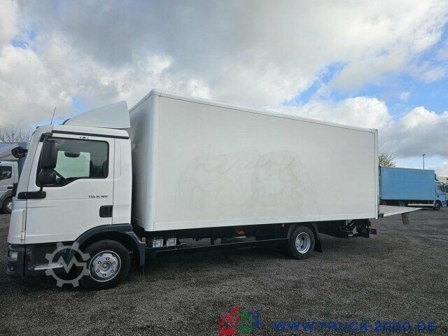 Furgon skrzyniowy MAN TGL 8.180 Koffer 6050 mm LBW Palfinger 1000 Kg