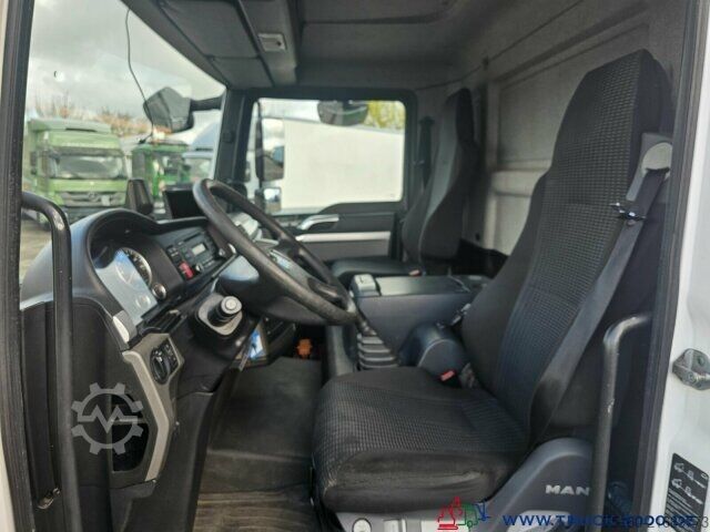 Furgon skrzyniowy MAN TGL 8.180 Koffer 6050 mm LBW Palfinger 1000 Kg