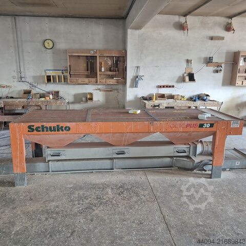 Grinding table Schuko Octopus Typ 30