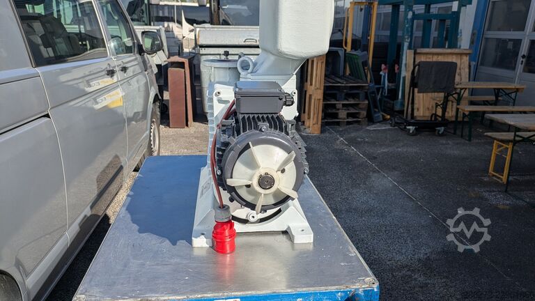 Vakuumpumpe Leybold DK100