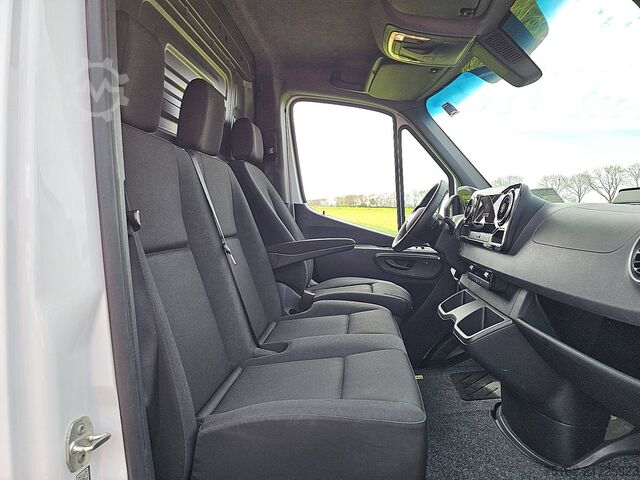 Bestelauto MERCEDES-BENZ SPRINTER 317 L2H2 RWD Mbux10