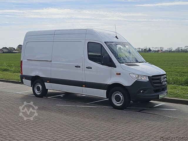 Bestelauto MERCEDES-BENZ SPRINTER 317 L2H2 RWD Mbux10