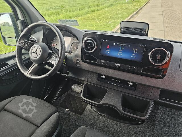 Bestelauto MERCEDES-BENZ SPRINTER 317 L2H2 RWD Mbux10
