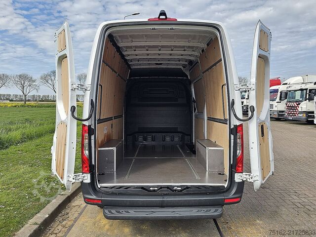Bestelauto MERCEDES-BENZ SPRINTER 317 L2H2 RWD Mbux10