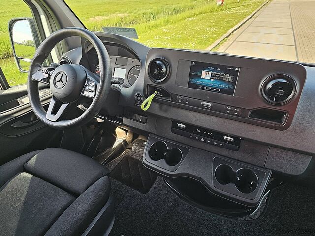 Carrinha de tejadilho alto MERCEDES-BENZ SPRINTER 214 L2H2 Mbux Automaat