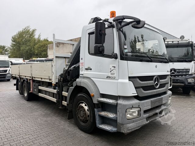 Vrachtauto met open laadbak Mercedes-Benz Axor 2533 6X2 Kran Hiab 144-2