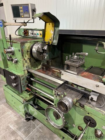 Średnica toczenia 560 mm x 2000 mm między kłami Tos SUI 50