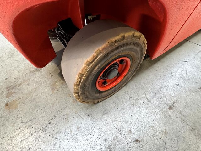 016 UVV 09/2027 6.836 heures Linde H20T
